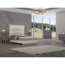 Collection Chloe Queen Bed by WhiteLine