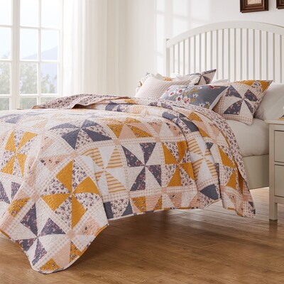 Greenland Home Fashions Pinwheel & Posey Peach Quilt Set 3-Piece King/Cal King 105x95 + 20x36 (2), 636047445124, GL-2312CMSK