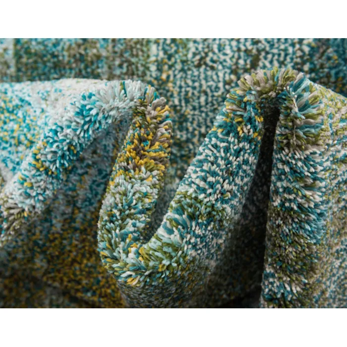 Unique-Loom-3128088-1