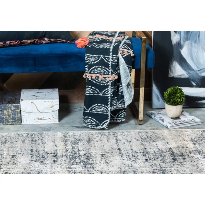 Unique-Loom-3135987-1