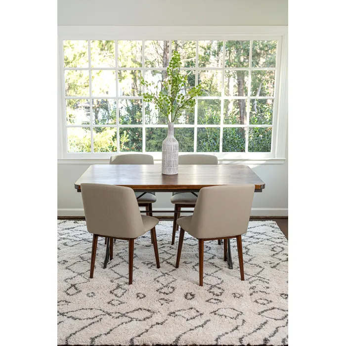 Unique-Loom-3139419-1