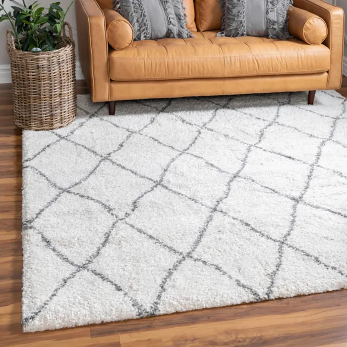 Unique-Loom-3139459-4