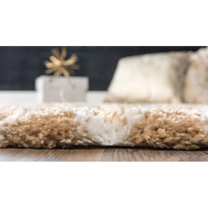 Unique-Loom-3139512-3