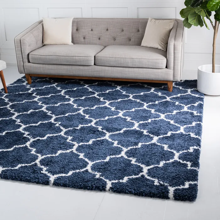 Unique-Loom-3139523-4