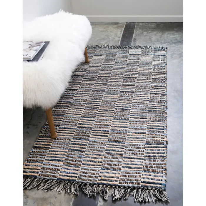 Unique-Loom-3142862-4