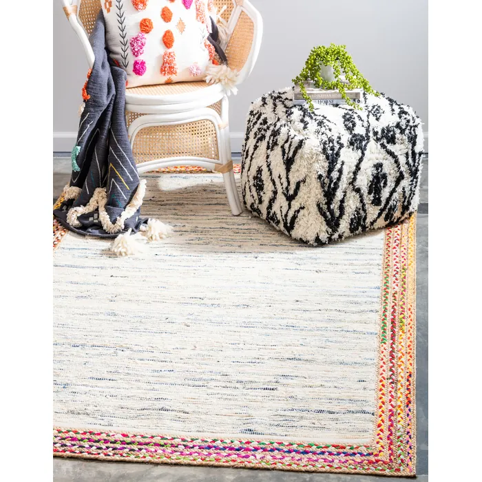 Unique-Loom-3142863-3