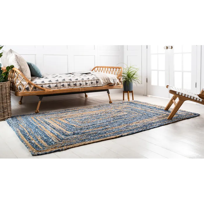 Unique-Loom-3142926-2