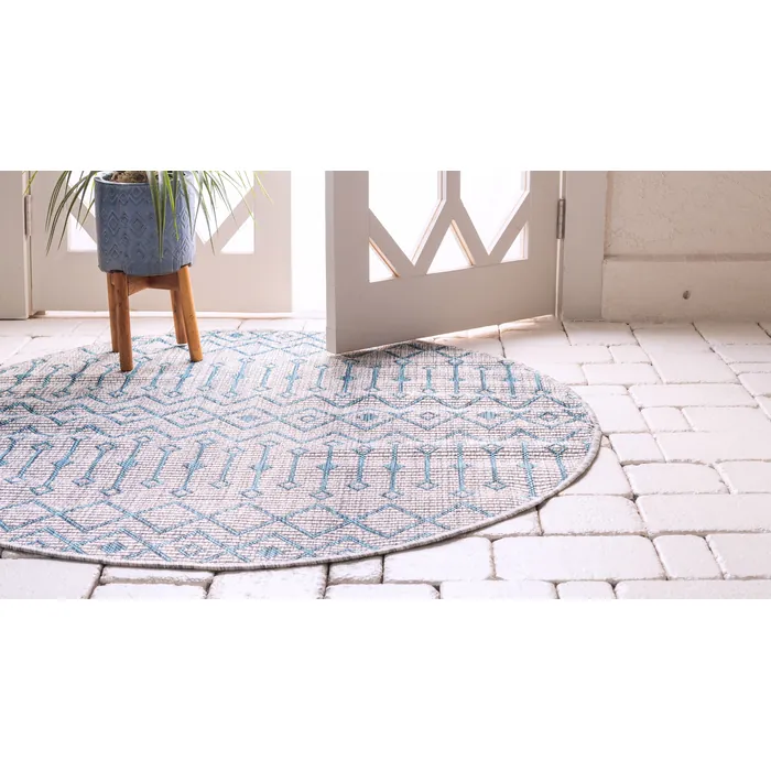 Unique-Loom-3145055-2