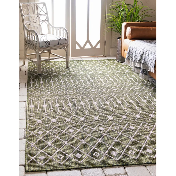 Unique-Loom-3145073-3