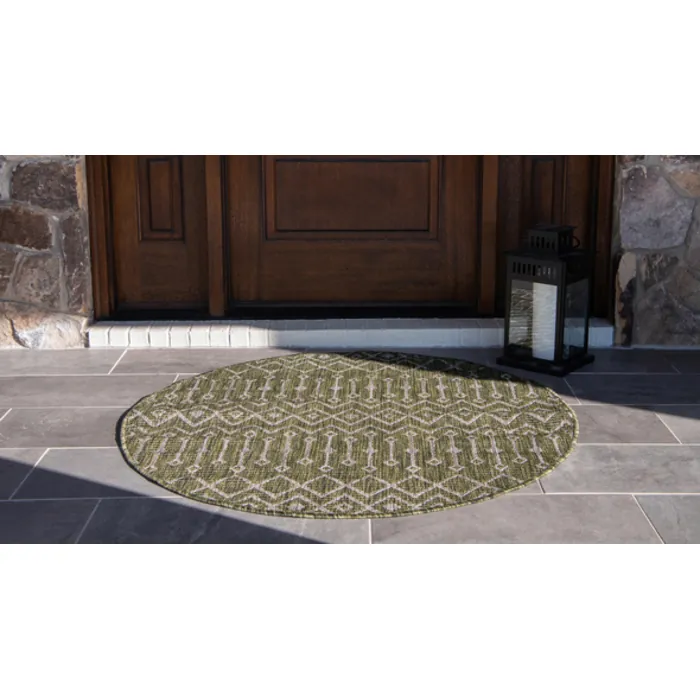 Unique-Loom-3145079-2