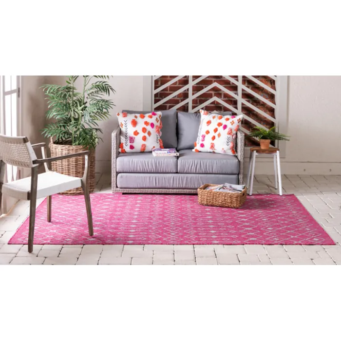 Unique-Loom-3145081-1