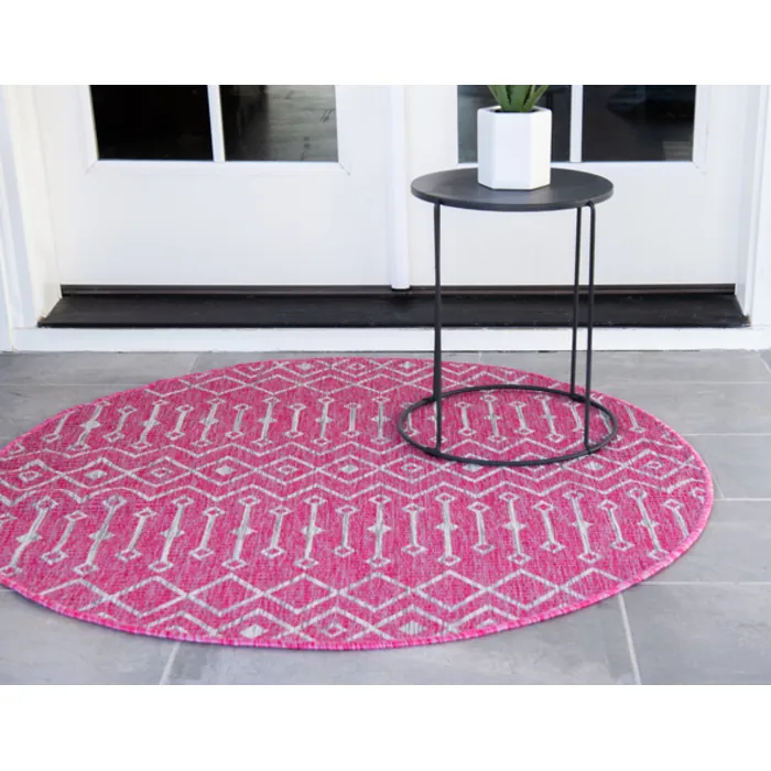 Unique-Loom-3145087-1