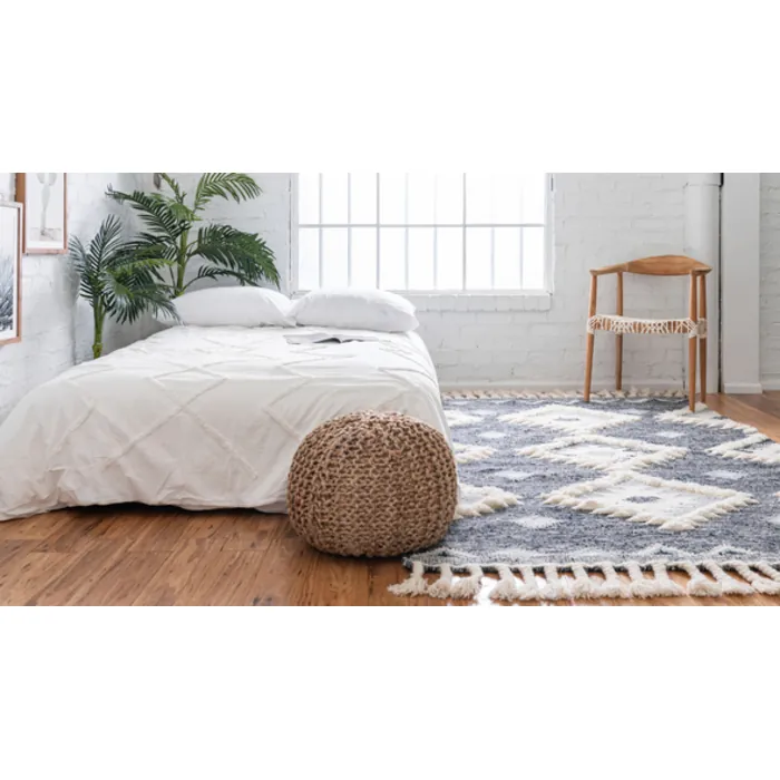 Unique-Loom-3146893-1