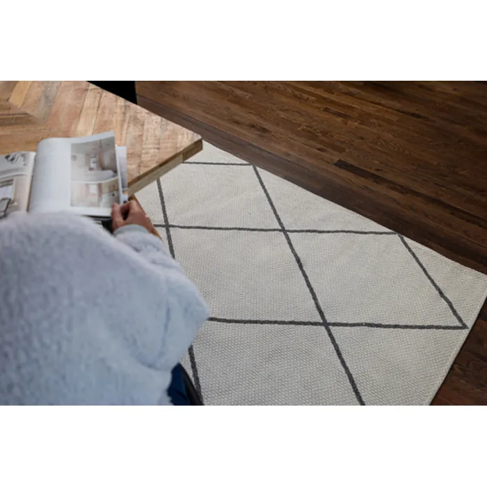 Unique-Loom-3148075-3